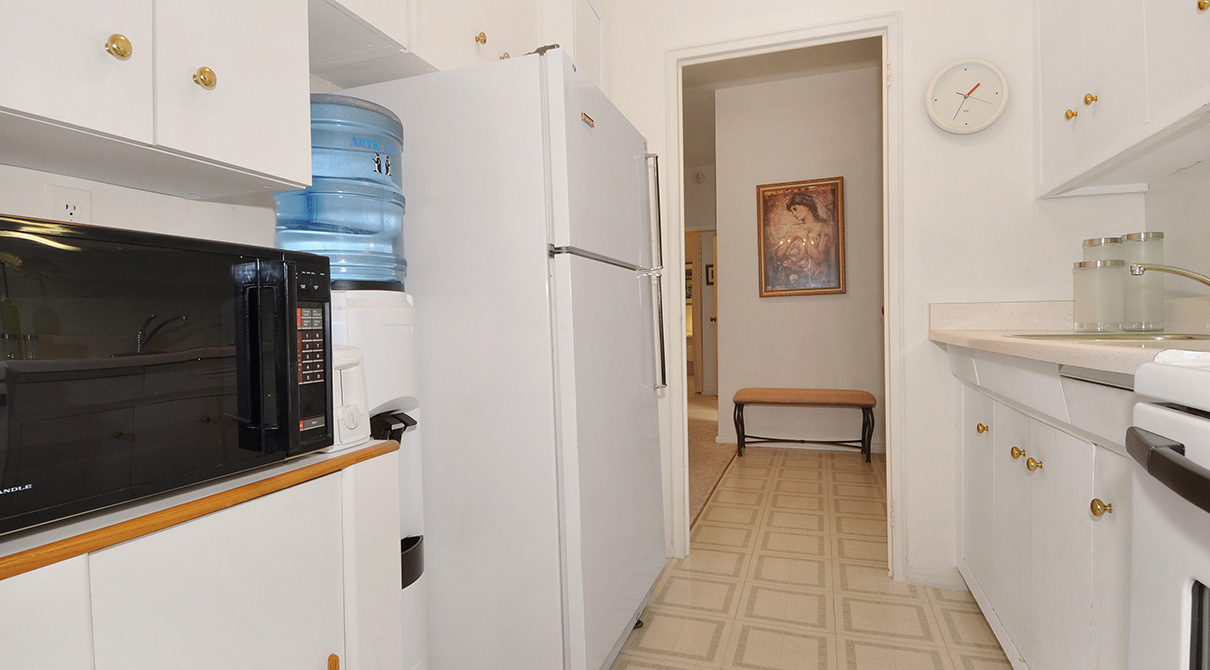 214 St Rental Apartments Hollyburn Properties