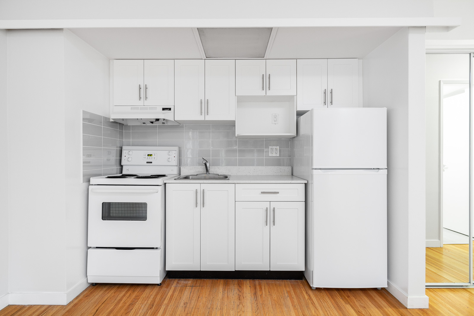 Bellevue Towers Rental Apartments Hollyburn Properties