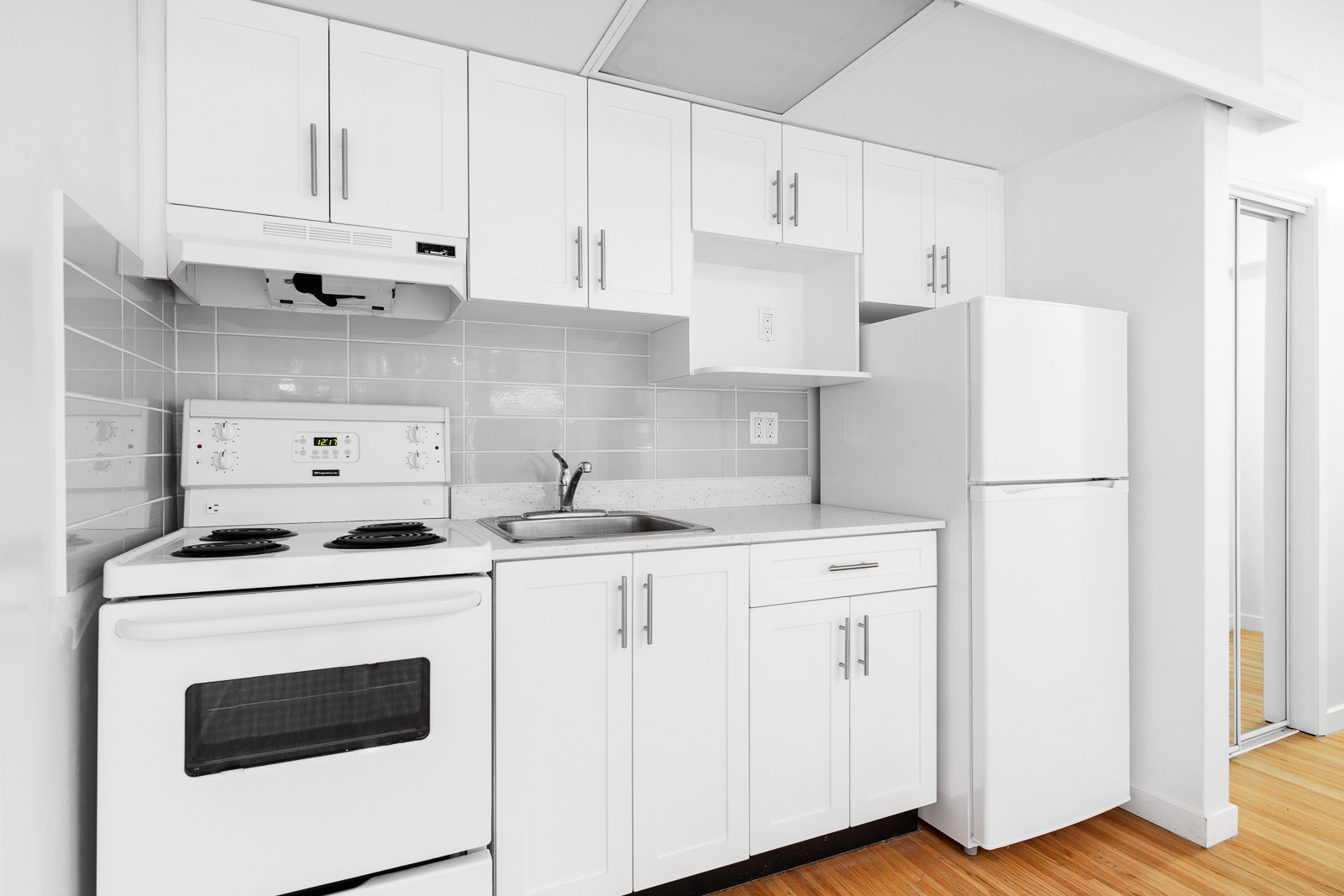 Bellevue Towers Rental Apartments Hollyburn Properties