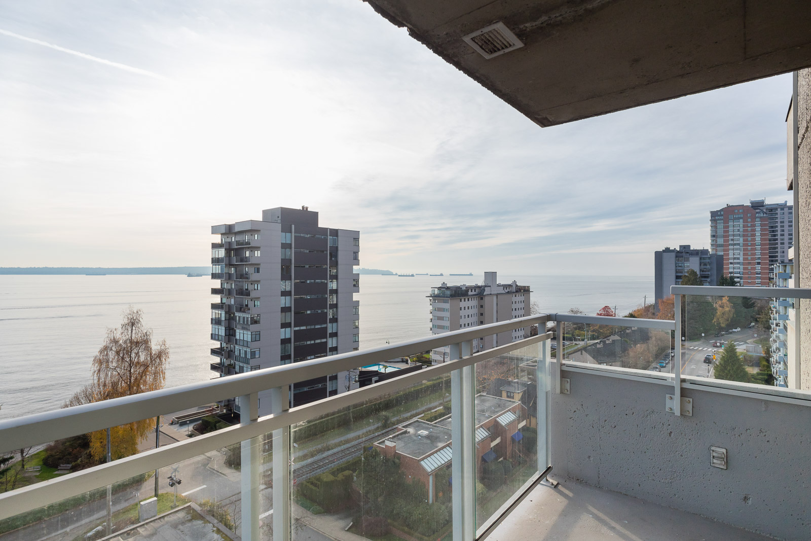 Hollyburn Plaza - 2 Bedroom