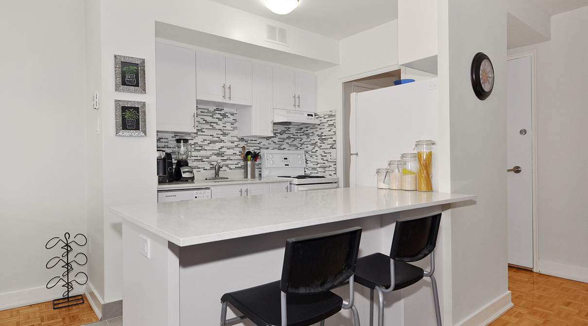 Davisville Tower Rental Apartments Hollyburn Properties