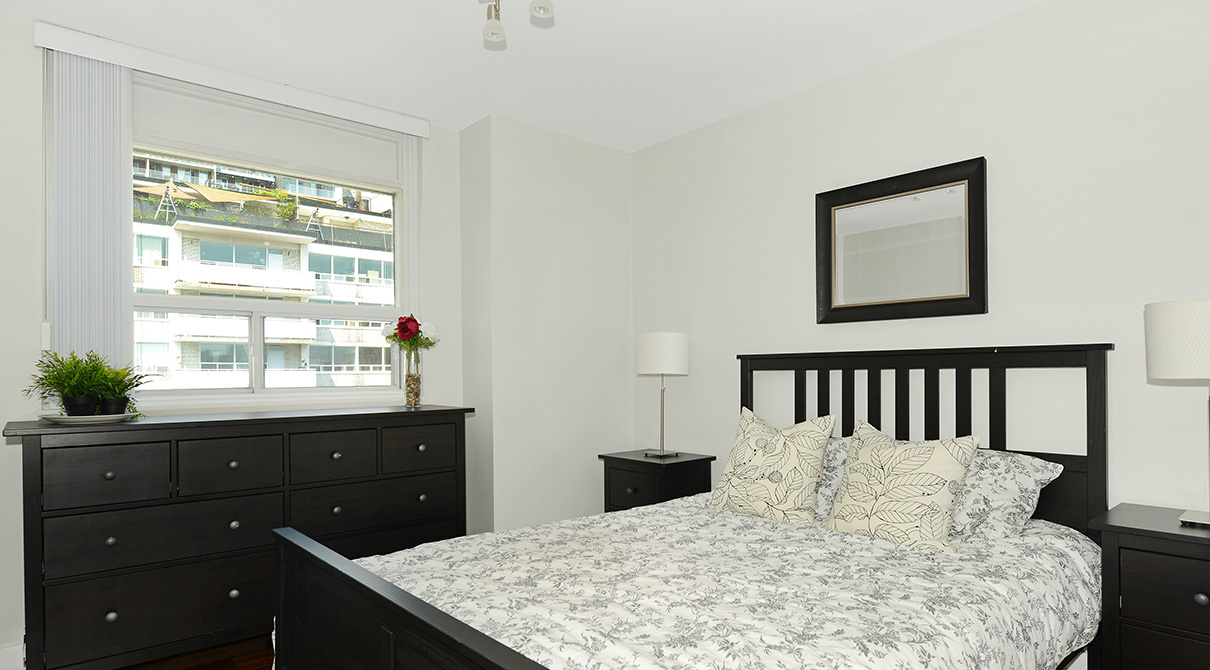 Bloor Yonge Tower Rental Apartments Hollyburn Properties