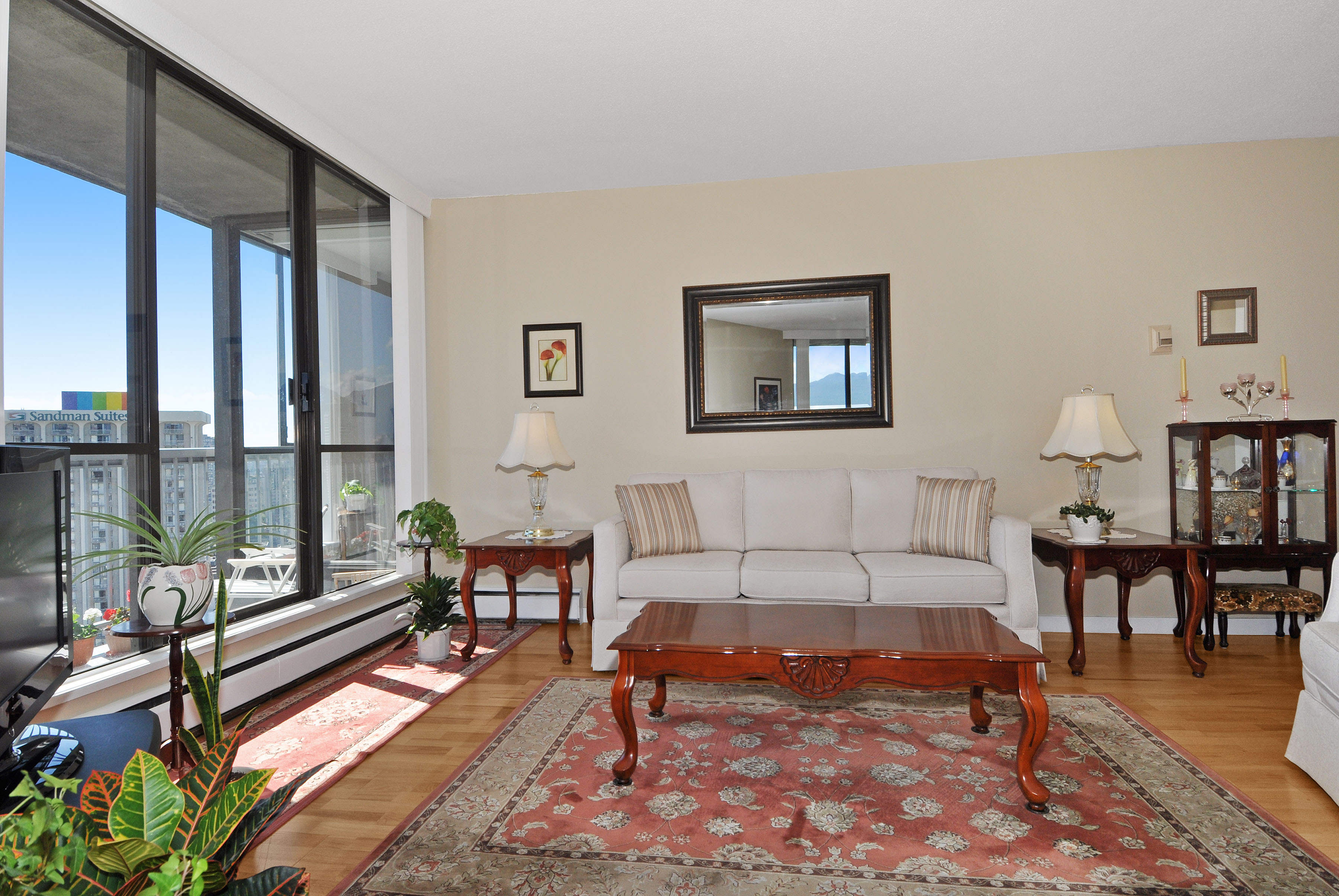 Hendry House Apartment Rentals by Hollyburn Properties