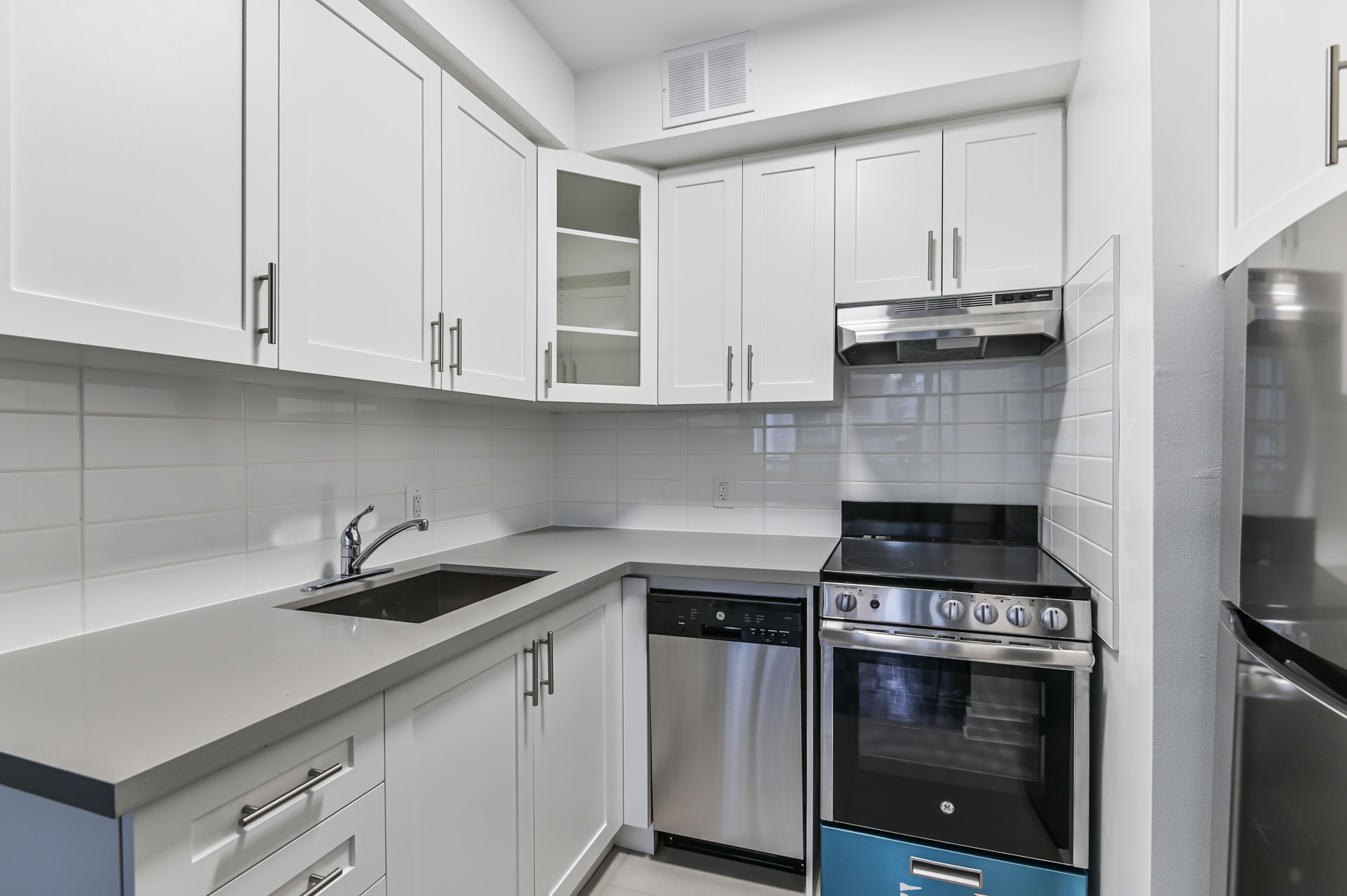 Bloor Yonge Tower Rental Apartments Hollyburn Properties